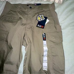 Men’s green hiking pants
